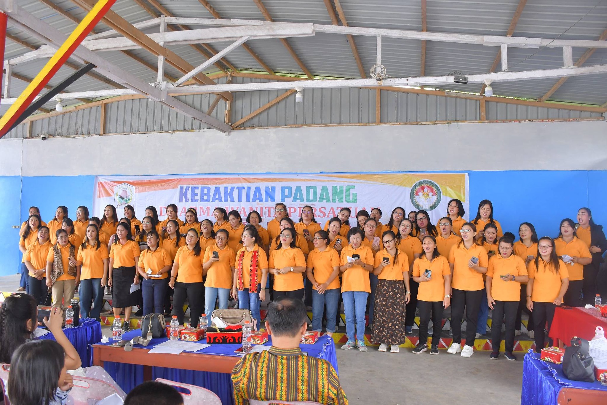Kebaktian Padang Dharma Wanita Persatuan ( DWP ) Kabupaten Kabupaten Nias Utara yang di laksanakan di AJ3 Playgroup