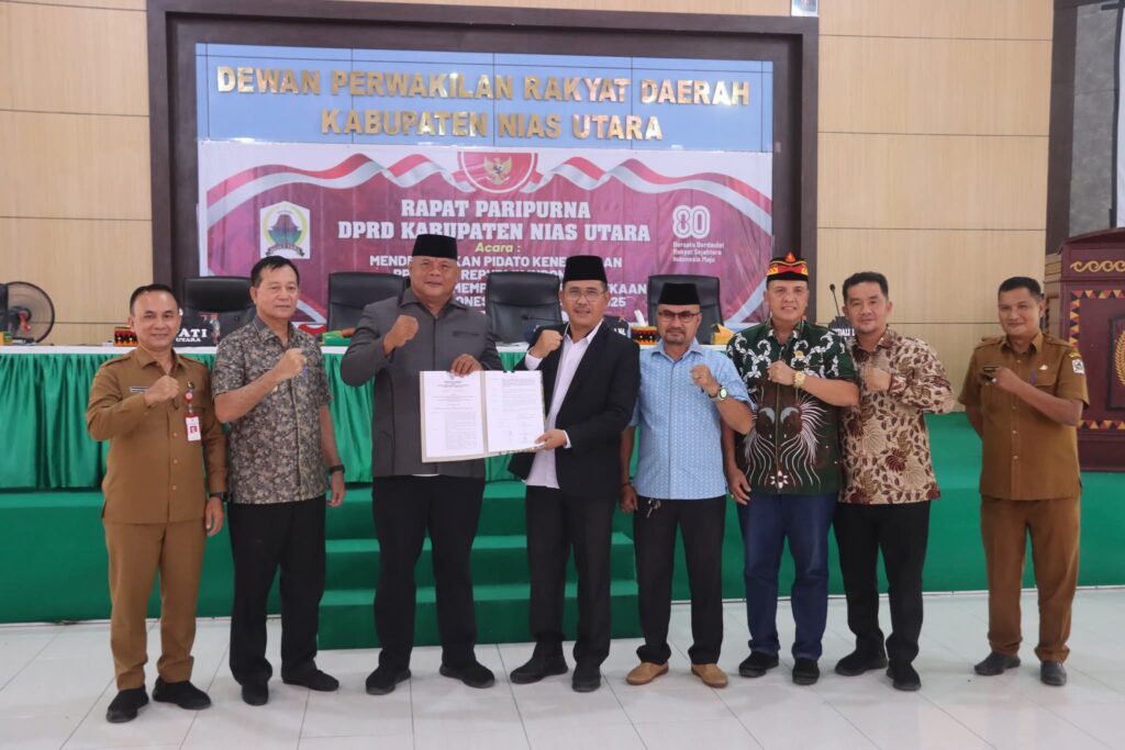 RAPAT PARIPURNA PENGAMBILAN KEPUTUSAN PERSETUJUAN ATAS RANPERDA TENTANG RPJMD KABUPATEN NIAS UTARA TAHUN 2025-2029
