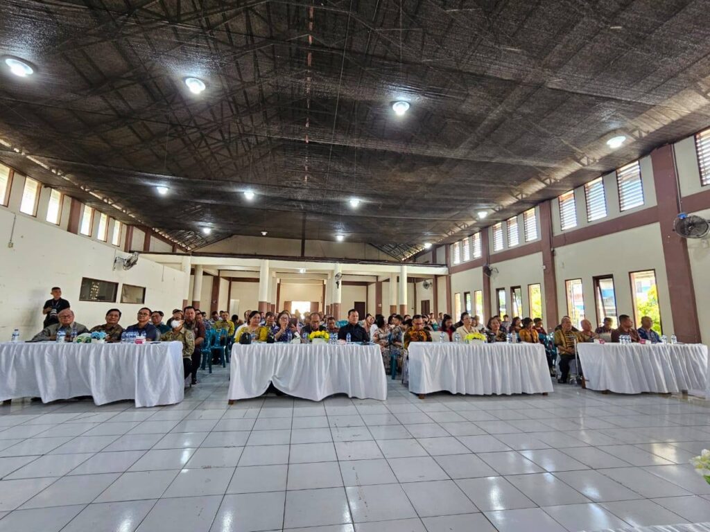 PEMILIHAN DAN PENGUKUHAN IKATAN KELUARGA MASYARAKAT LAHEWA (IKMAL)